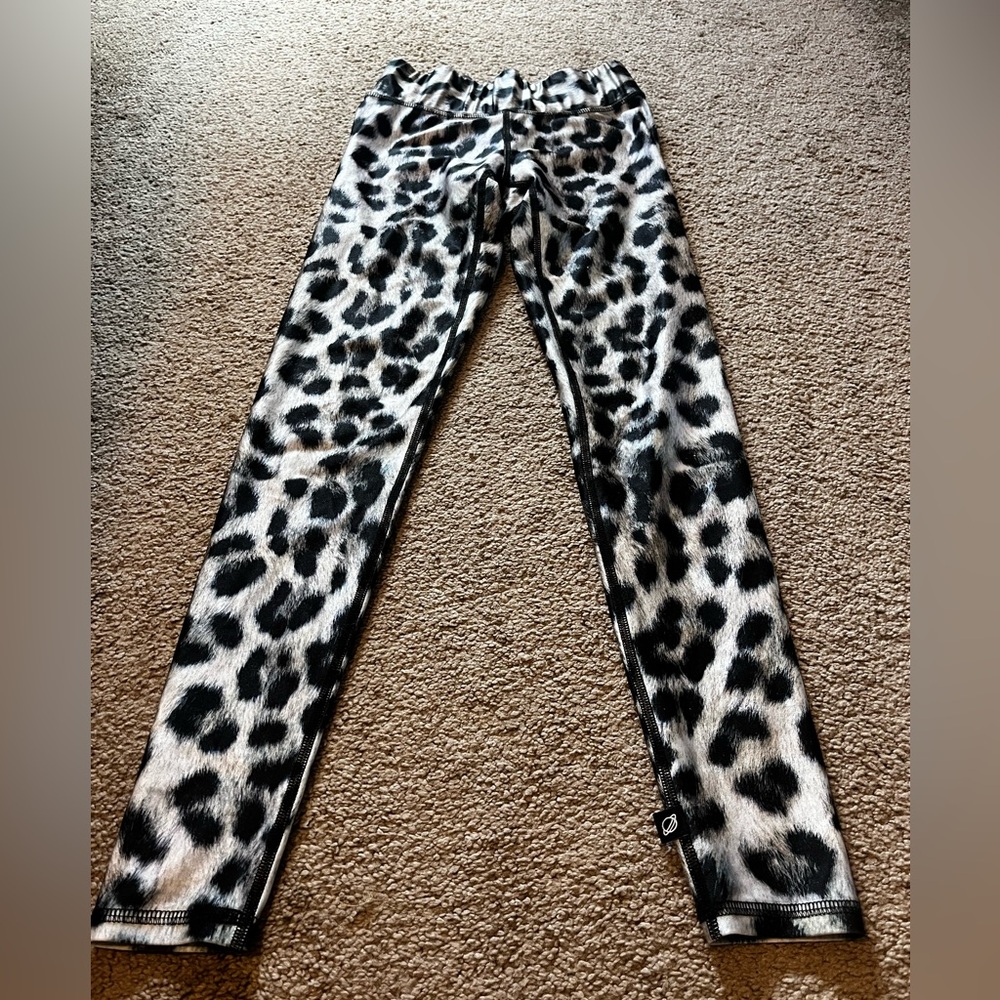 Terez Snow Leopard Active Leggings XS Animal Print Cheetah Black Silver Grey